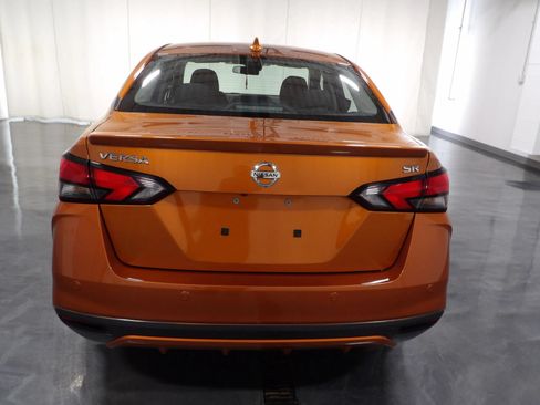 Used 2022 Nissan Versa SR FWD image 6