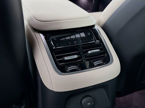 New 2026 Volvo XC90 T8 Ultra w/ Protection Package image 26