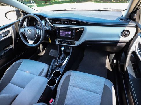 Used 2017 Toyota Corolla LE w/ Carpet Mat Package (TMS) FWD image 29
