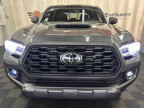 Used 2023 Toyota Tacoma TRD Sport w/ Technology Package AWD/4WD image 3