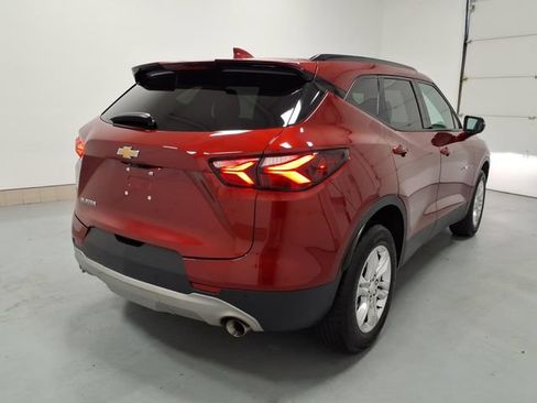 Used 2021 Chevrolet Blazer LT w/ Sound & Technology Package FWD image 3
