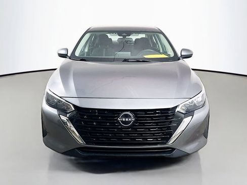 Used 2024 Nissan Sentra SV FWD image 2