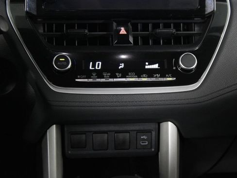 Used 2024 Toyota Corolla Cross LE FWD image 14