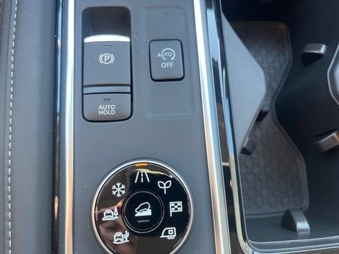 New 2026 Nissan Pathfinder SV AWD/4WD image 21