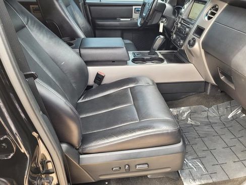 Used 2017 Ford Expedition XLT w/ Equipment Group 202A RWD image 10