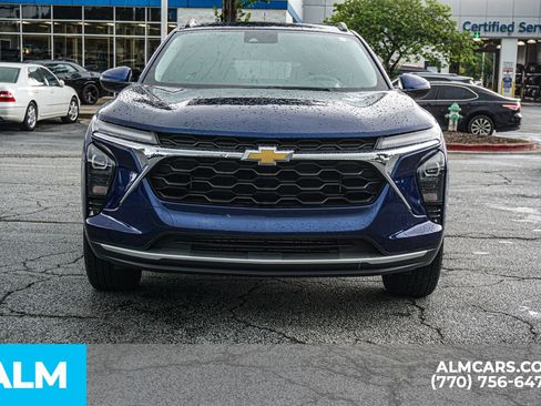 Used 2024 Chevrolet Trax LT w/ LT Convenience Package FWD image 11