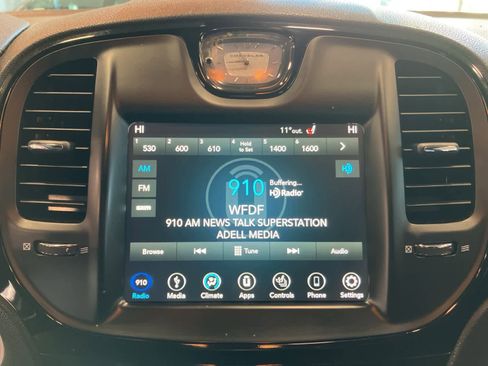 Used 2017 Chrysler 300 S image 20