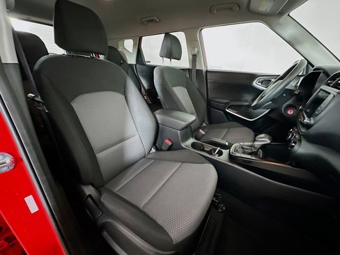 Used 2025 Kia Soul LX w/ LX Technology Package FWD image 29