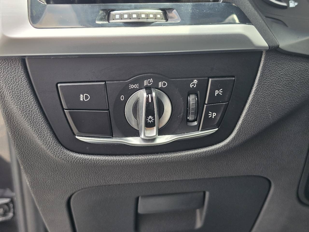 Used 2018 BMW X3 xDrive30i AWD/4WD image 27