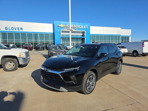Used 2023 Chevrolet Blazer LT image 1