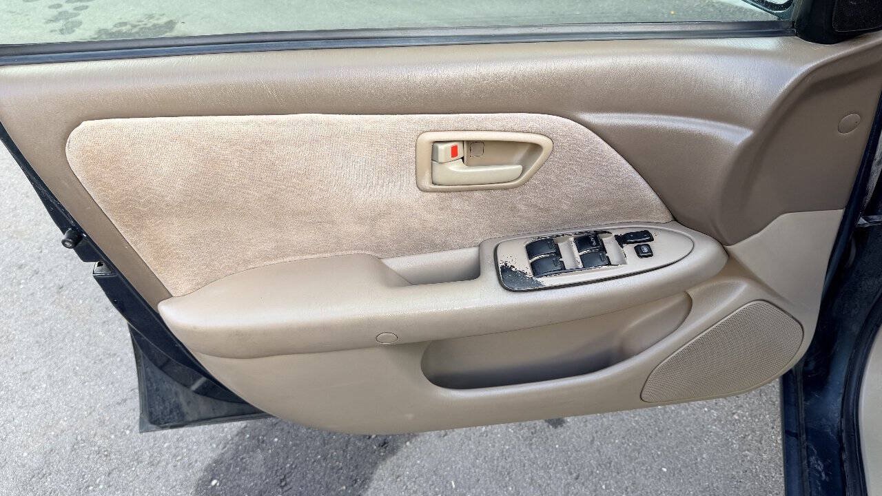 Used 1998 Toyota Camry LE FWD image 8