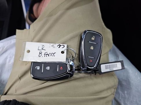 Used 2021 Chevrolet Equinox LS image 26