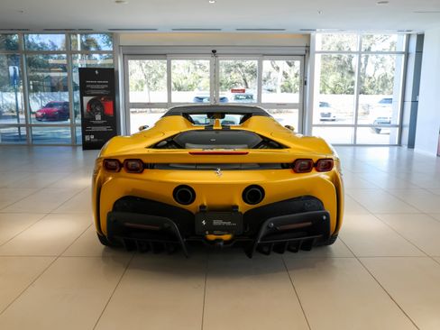 Used 2024 Ferrari SF90 Spider image 52