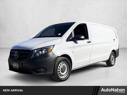 Used 2018 Mercedes-Benz Metris image 1