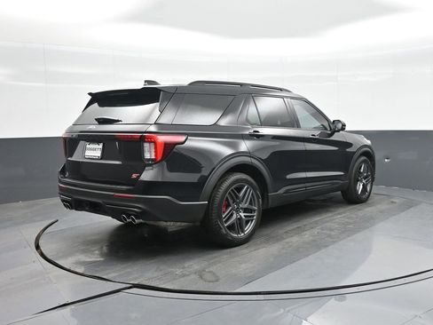 Used 2025 Ford Explorer ST w/ Sun And Sound Package image 6