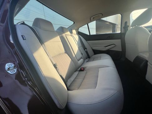 Used 2025 Nissan Altima 2.5 SV FWD image 17