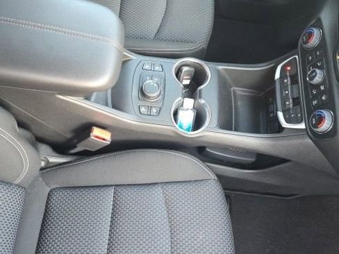 Used 2023 GMC Terrain SLE w/ Driver Convenience Package image 22