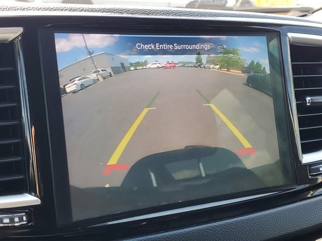Used 2023 Chrysler Pacifica Touring-L FWD image 20