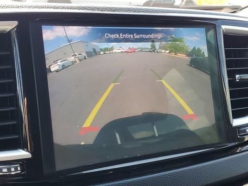 Used 2023 Chrysler Pacifica Touring-L FWD image 20