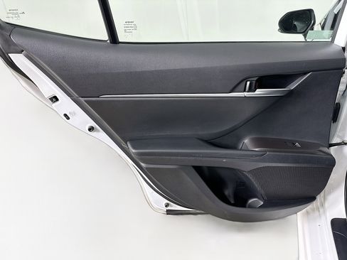 Used 2024 Toyota Camry SE image 25