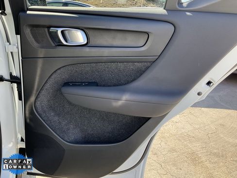 Used 2023 Volvo XC40 Recharge Plus image 59