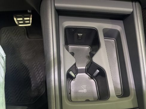 New 2026 Volkswagen Tiguan SE R-Line AWD/4WD image 19