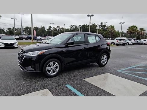 New 2025 Nissan Kicks Play S image 23