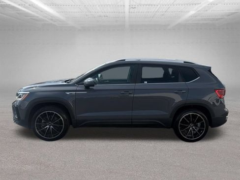Used 2022 Volkswagen Taos SEL w/ Panoramic Sunroof Package AWD/4WD image 7