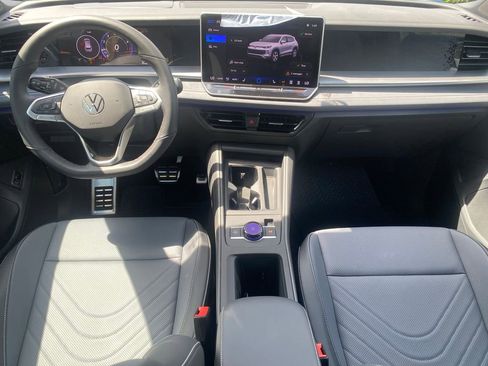 New 2026 Volkswagen Tiguan SE R-Line FWD image 29