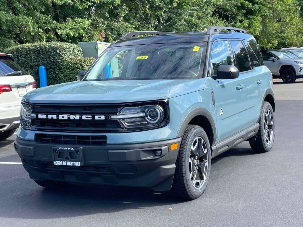 Used 2022 Ford Bronco Sport Outer Banks w/ Tech Package AWD/4WD image 3