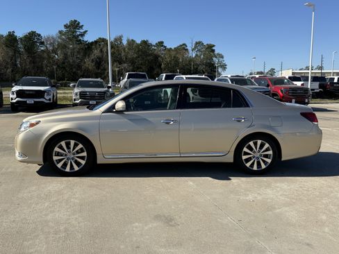 Used 2011 Toyota Avalon Limited image 8