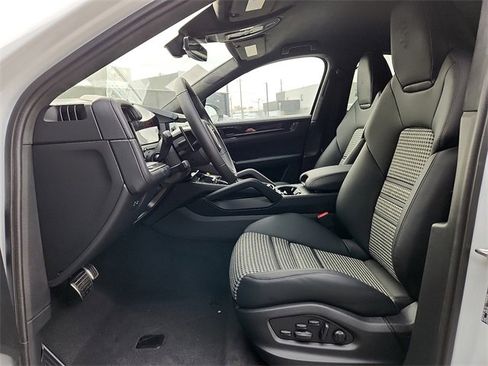 New 2026 Porsche Cayenne GTS image 16