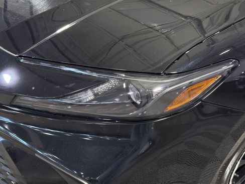 Used 2025 Toyota Camry SE FWD image 13