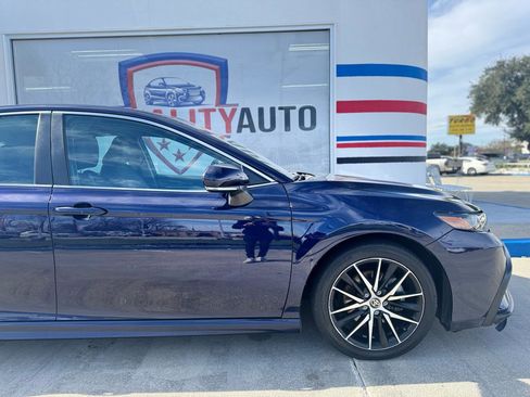 Used 2022 Toyota Camry SE image 24