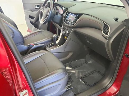 Used 2020 Chevrolet Trax LT w/ Driver Confidence Package FWD image 35