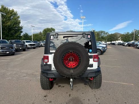 Used 2017 Jeep Wrangler Unlimited Rubicon AWD/4WD image 7