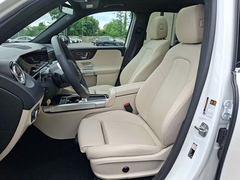 Used 2026 Mercedes-Benz GLB 250 4MATIC image 10