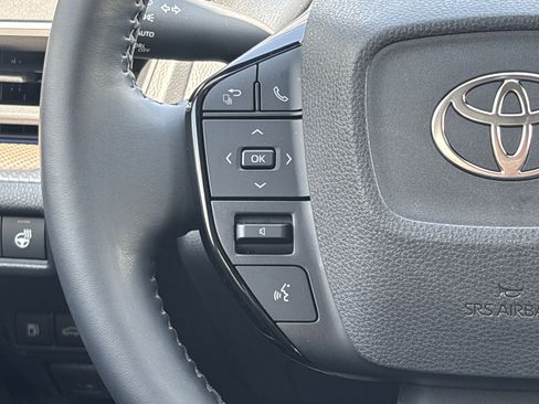 Used 2025 Toyota Prius Limited w/ Limited Premium Package AWD/4WD image 8