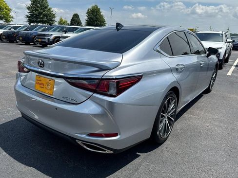 Used 2022 Lexus ES 350 w/ Premium Package FWD image 3
