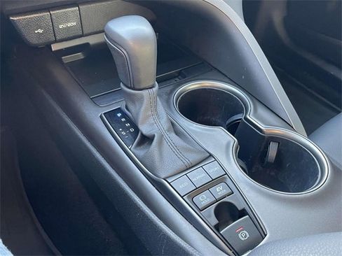 Used 2024 Toyota Camry SE image 21