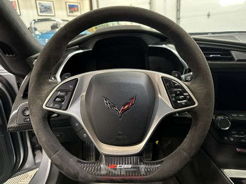 Used 2016 Chevrolet Corvette Z06 w/ 3LZ Preferred Equipment Group image 25