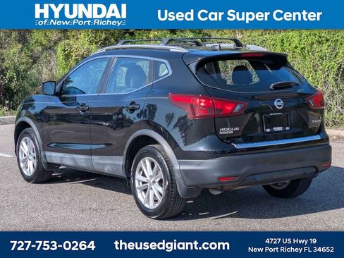 Used 2018 Nissan Rogue Sport SV w/ SV All-Weather Package AWD/4WD image 3