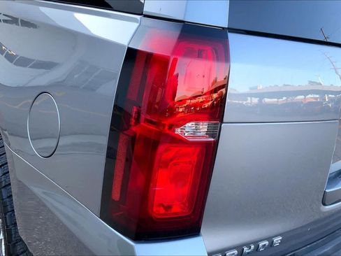 Used 2018 Chevrolet Tahoe Premier AWD/4WD image 28