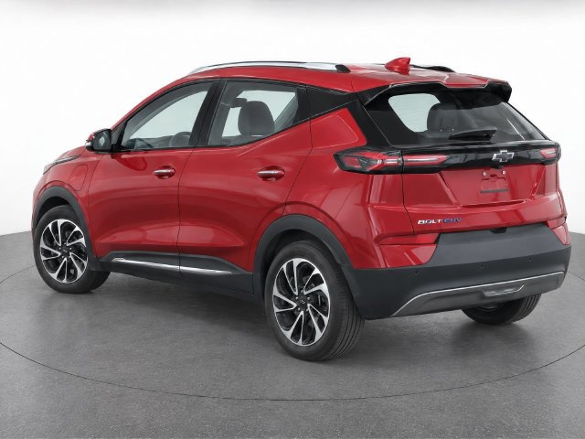 Used 2023 Chevrolet Bolt EUV Premier w/ Sun & Sound Package FWD image 7