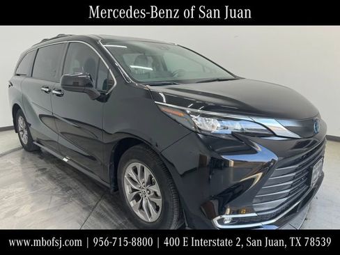 Used 2024 Toyota Sienna XLE w/ XLE Plus Package FWD image 1