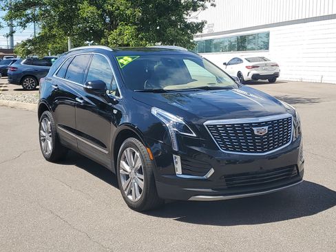 Used 2023 Cadillac XT5 Premium Luxury w/ Platinum Package AWD/4WD image 3