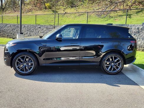 Used 2023 Land Rover Range Rover Sport SE image 6
