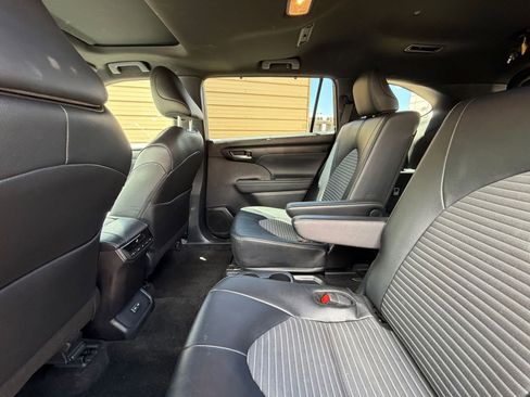 Used 2025 Toyota Highlander XSE AWD/4WD image 27