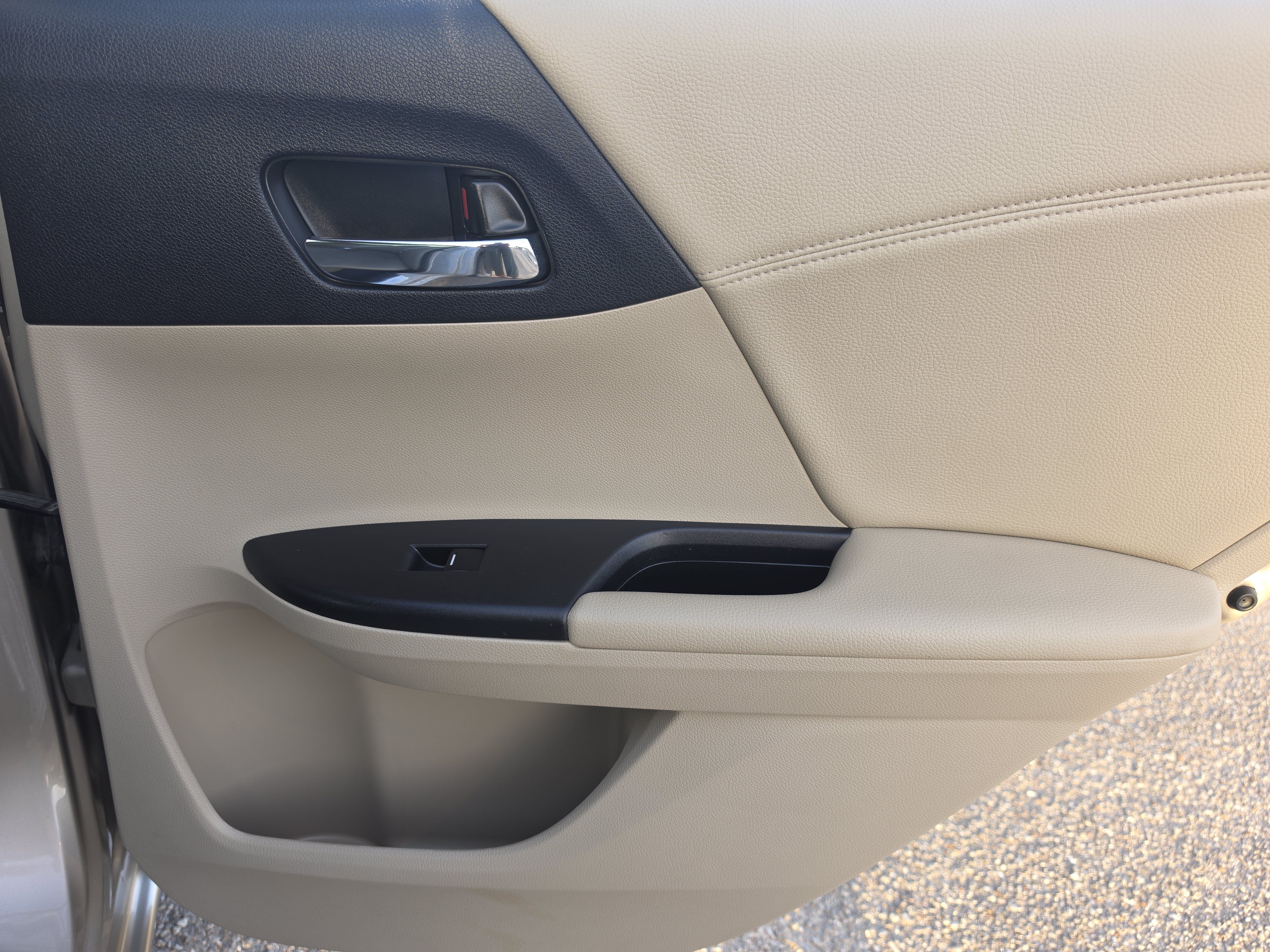 Used 2015 Honda Accord EX-L image 16