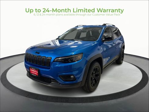 Used 2022 Jeep Cherokee Latitude w/ Sun & Sound Group AWD/4WD image 3